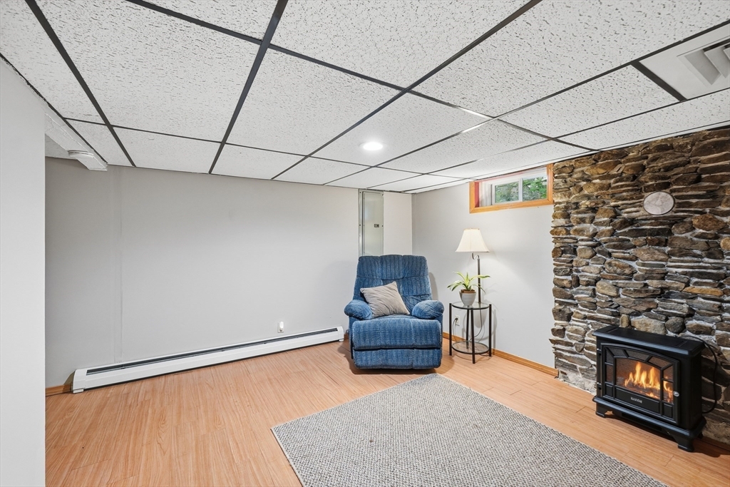39 North Common Road Westminster, MA 01473 - Photo 25 of 37