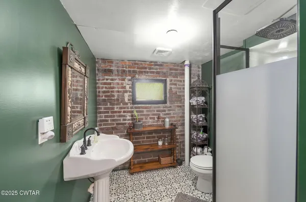 $375,000 | 1262 Hollywood Drive, Jackson, TN 38301