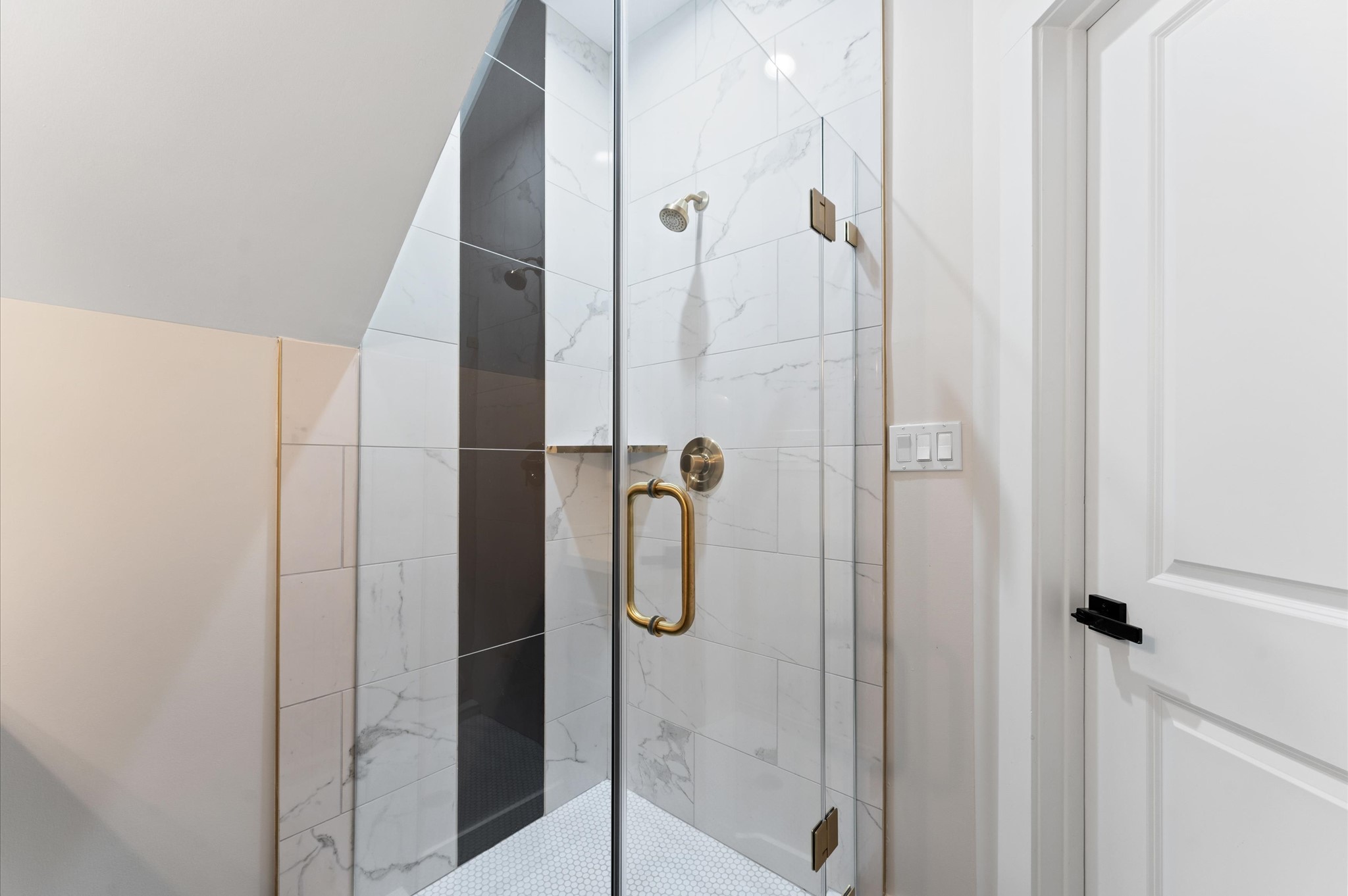 1908 Dismuke Street, Unit A Houston, TX 77023 - Photo 12 of 42 a bathroom with a shower