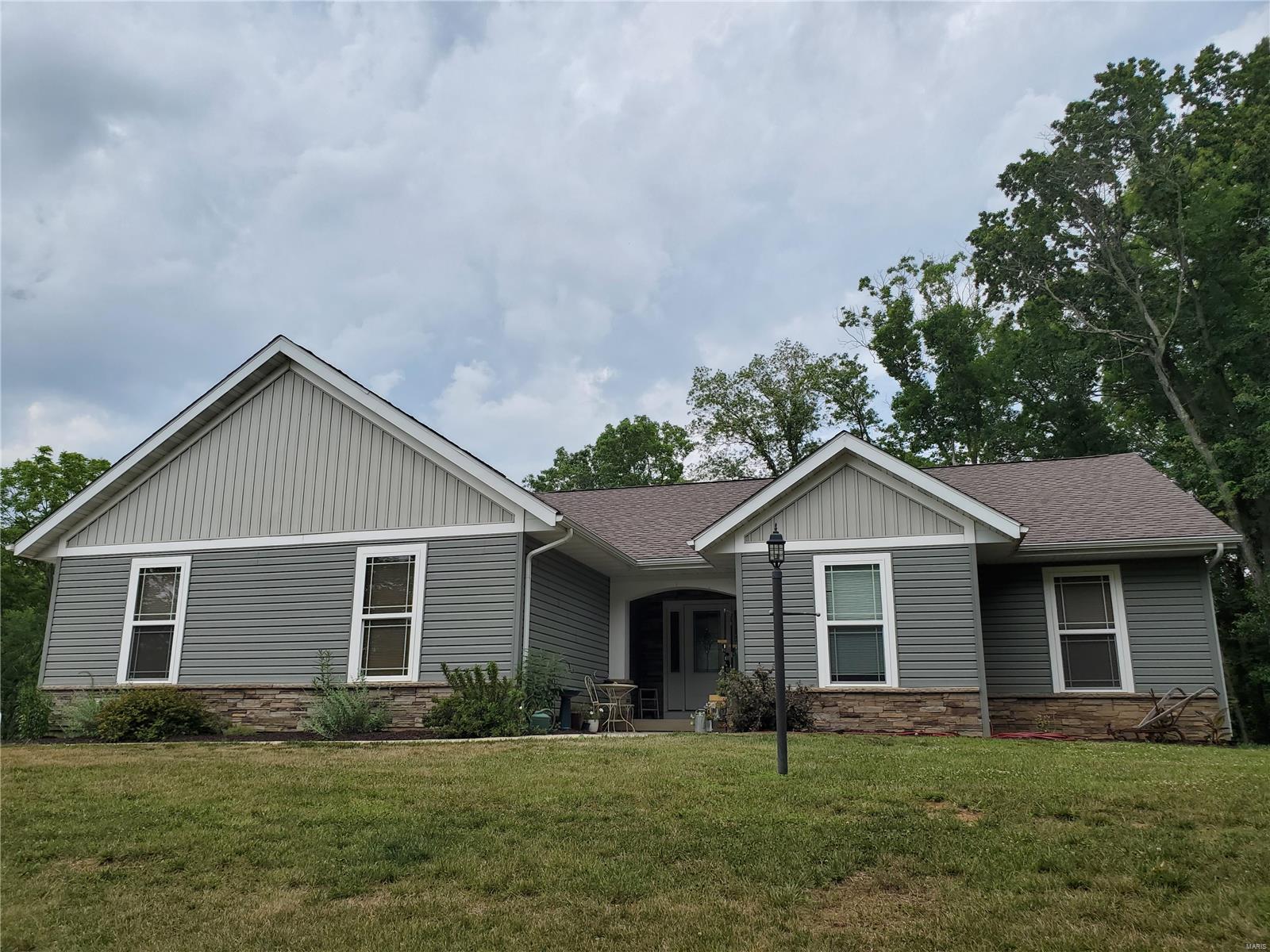 8101 Lost Bridge Road Bethalto, IL 62010 - Photo 3 of 42