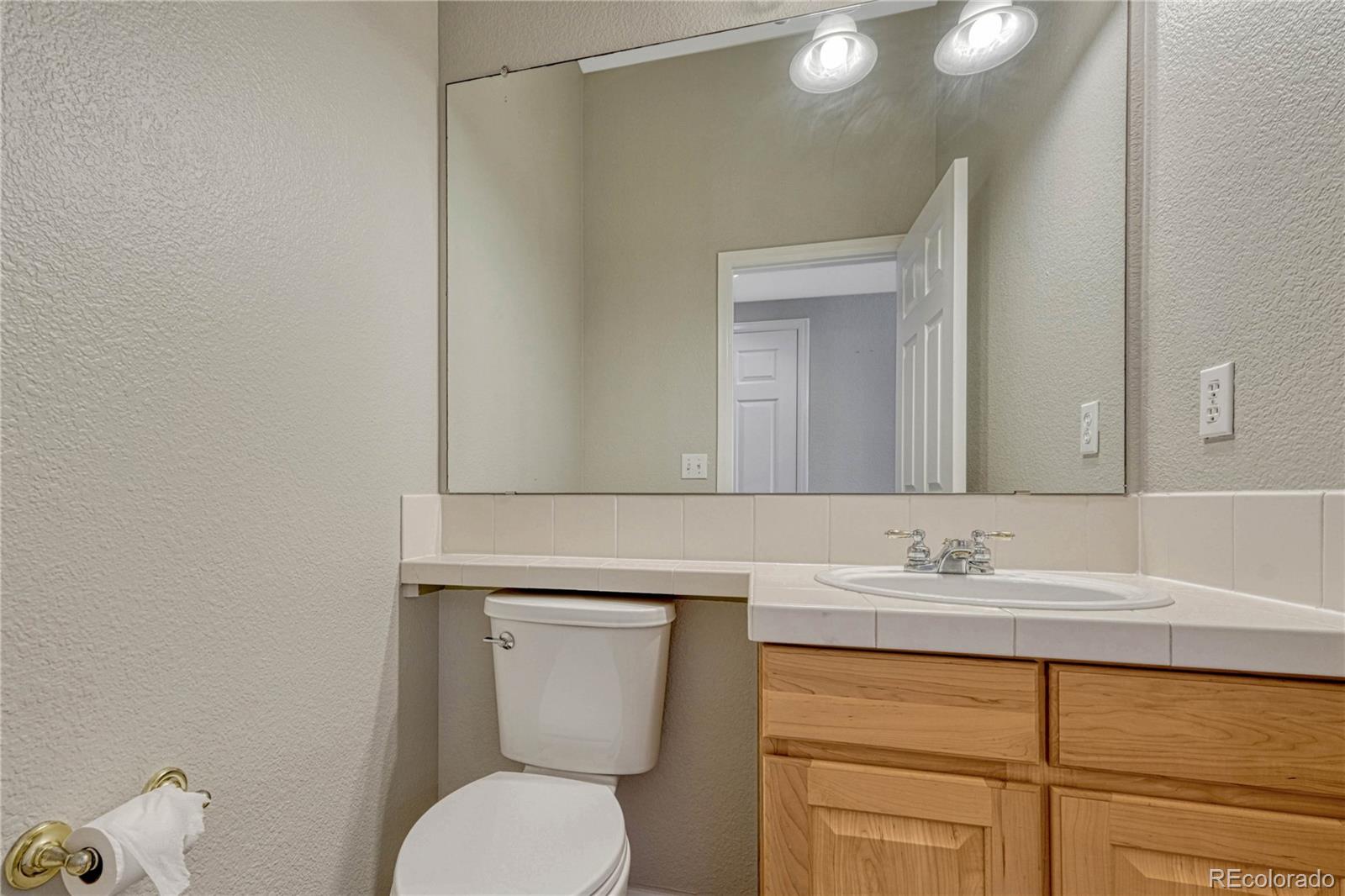 10655 Wynspire Road Highlands Ranch, CO 80130 - Photo 17 of 37