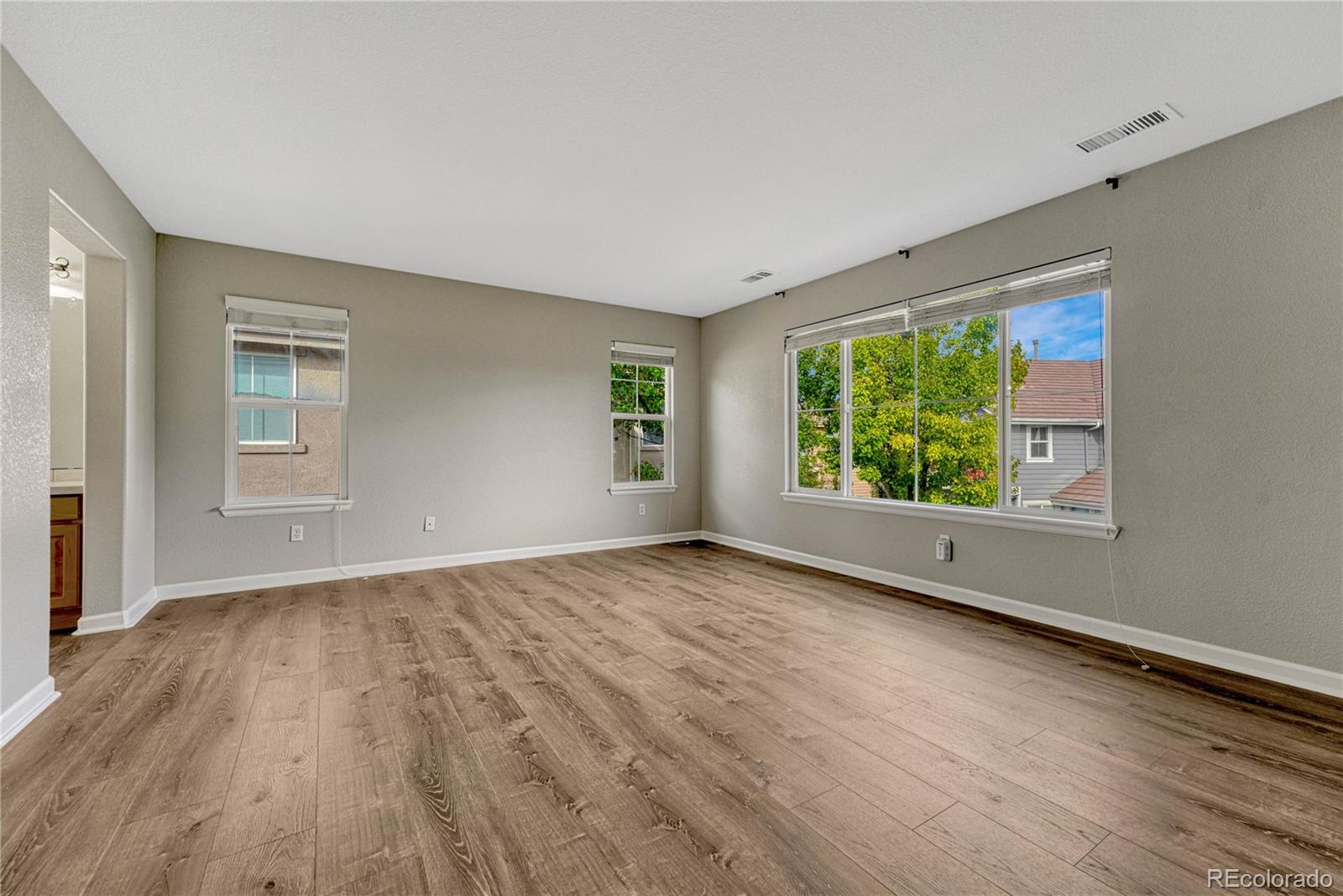 10655 Wynspire Road Highlands Ranch, CO 80130 - Photo 19 of 37