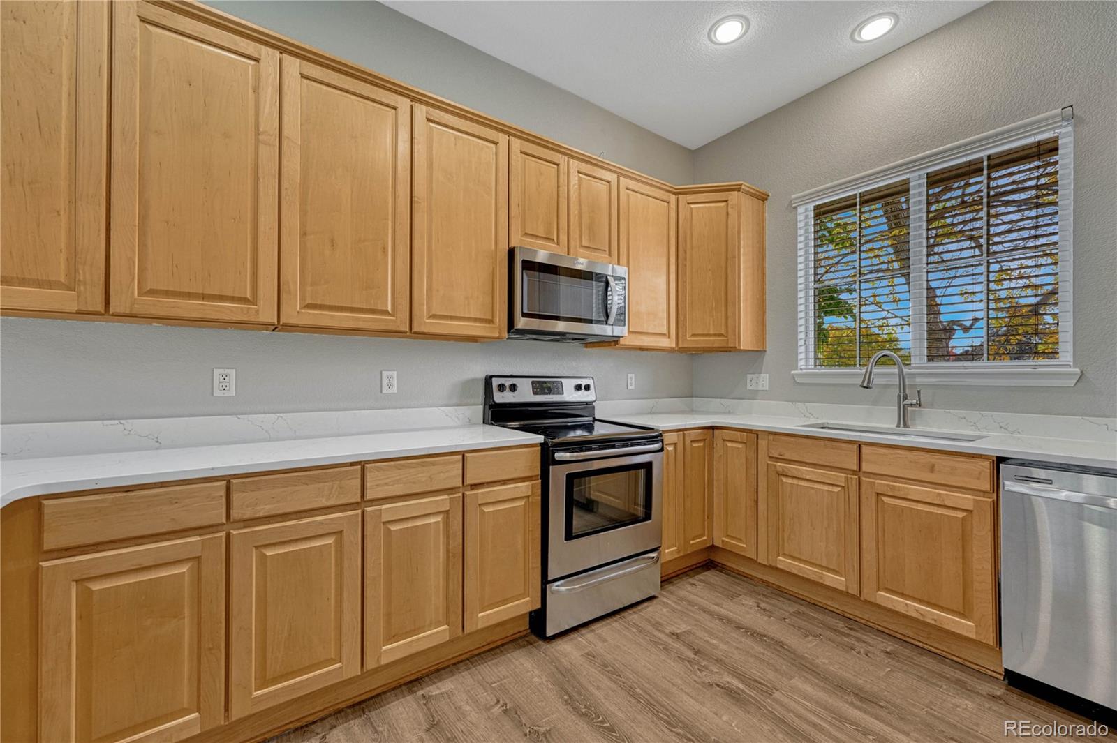 10655 Wynspire Road Highlands Ranch, CO 80130 - Photo 9 of 37