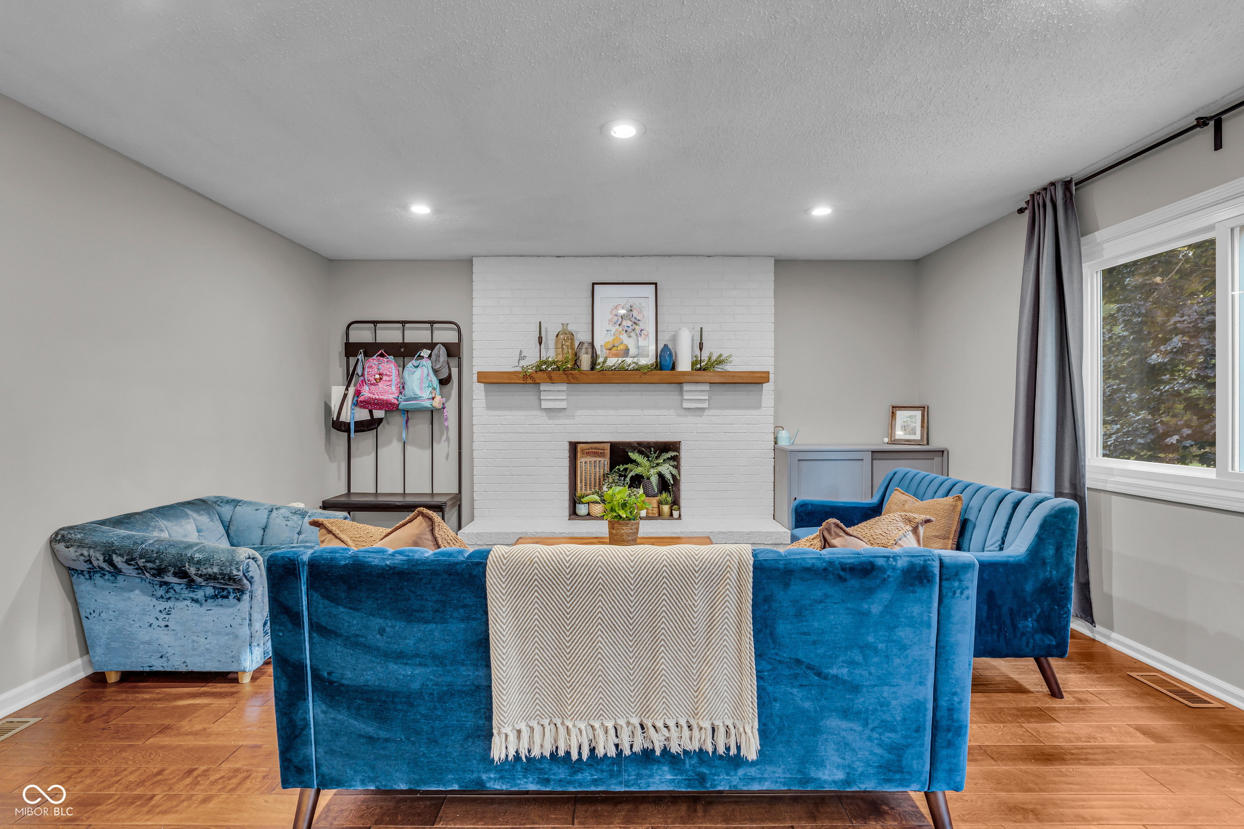 7806 Hoover Road Indianapolis, IN 46260 - Photo 4 of 38 Gallery Image 4