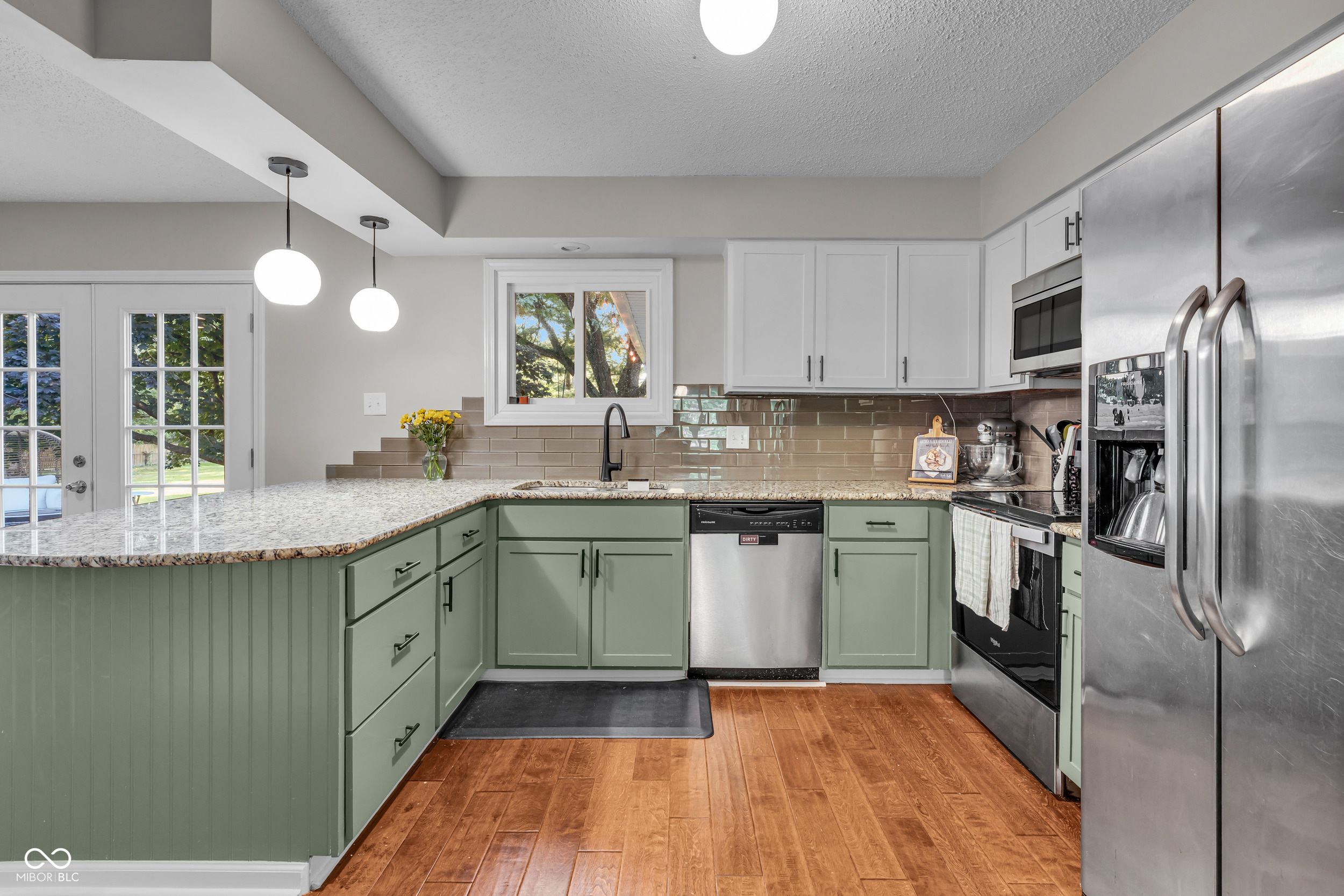 7806 Hoover Road Indianapolis, IN 46260 - Photo 8 of 38 Gallery Image 8