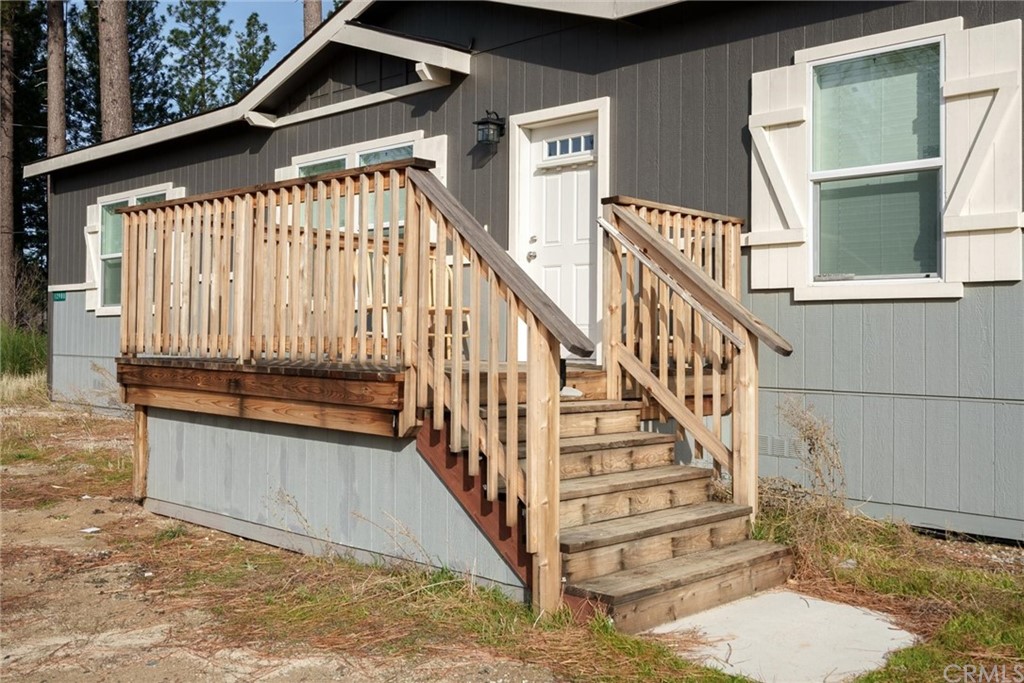 12980 Mohawk Way Concow, CA 95965 - Photo 3 of 26 a view of entryway with wooden floor and fence