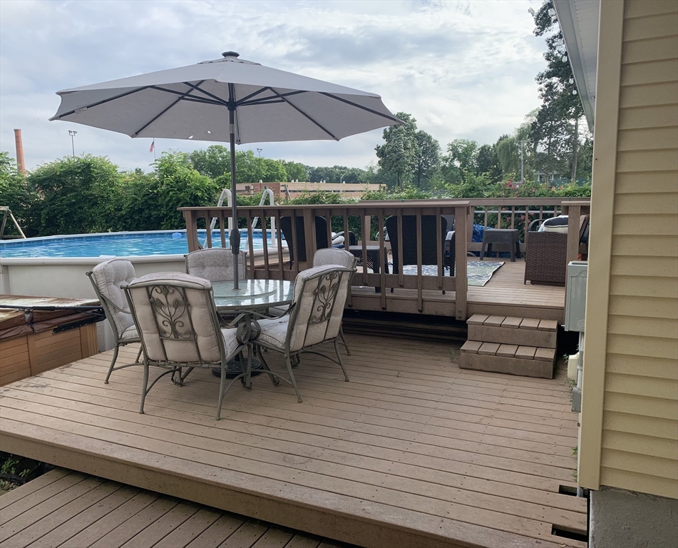 172 Maple Street East Longmeadow, MA 01028 - Photo 32 of 35 an outdoor space with patio