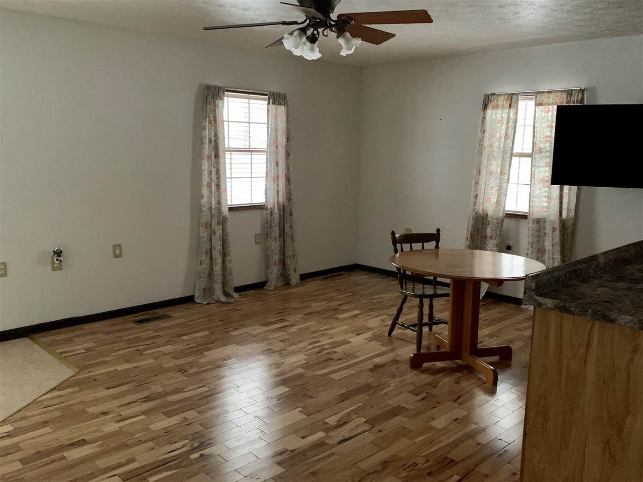 5009 Pleasant View Road Huntington, WV 25701 - Photo 4 of 11 Gallery Image 4