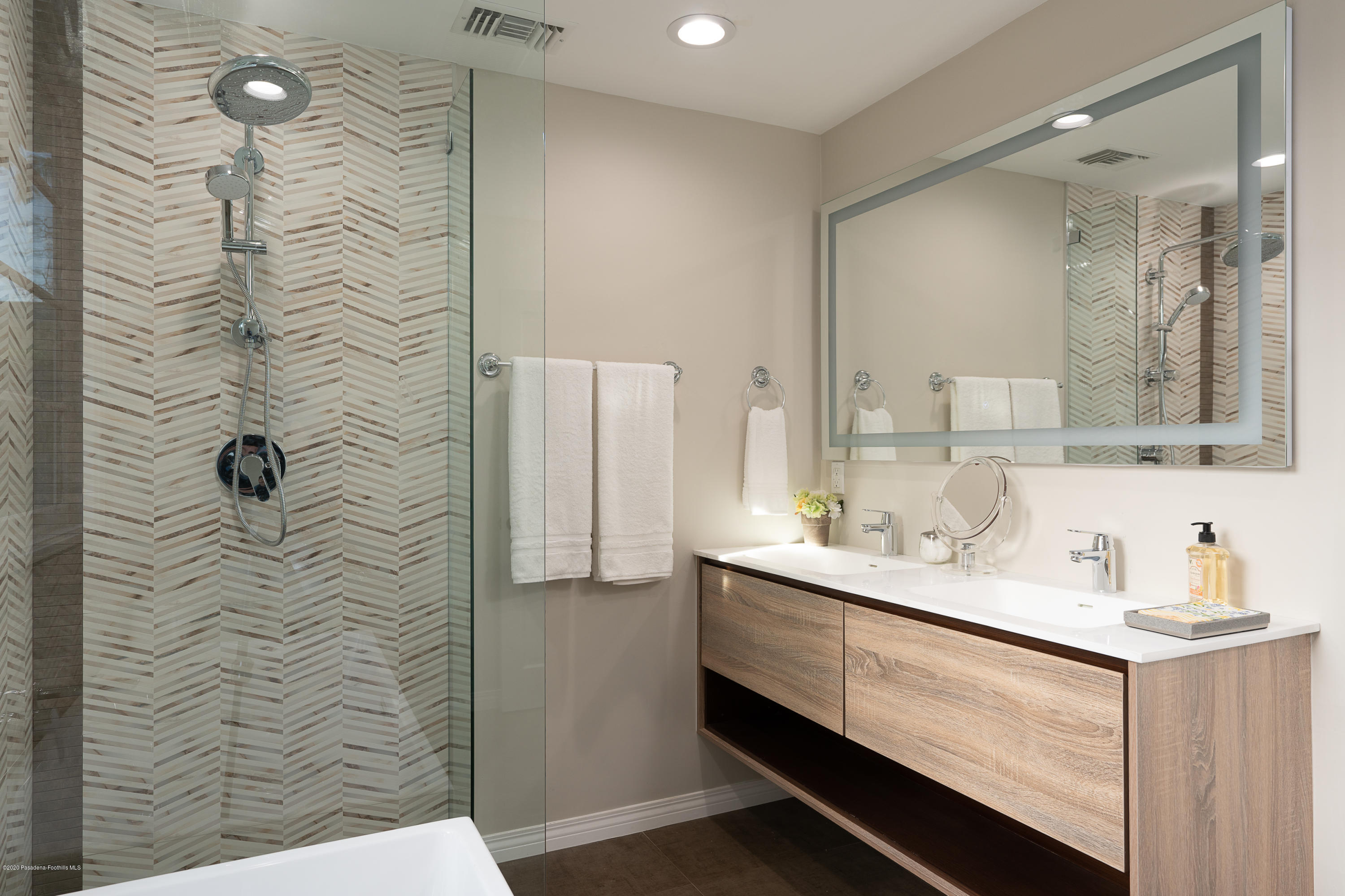 3248 George Circle Pasadena, CA 91107 - Photo 13 of 34 a bathroom with a sink and a mirror