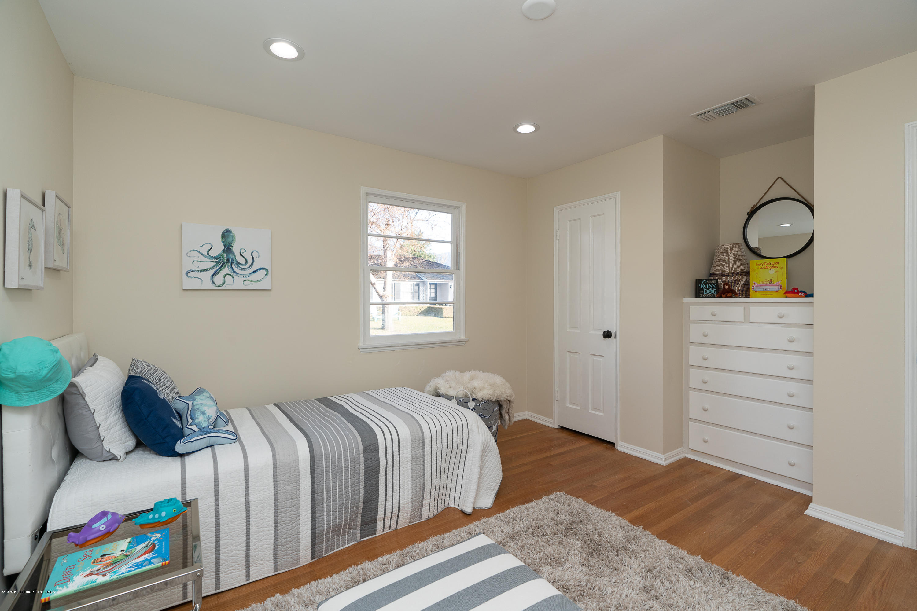 3248 George Circle Pasadena, CA 91107 - Photo 26 of 34 a bedroom with a bed and a window