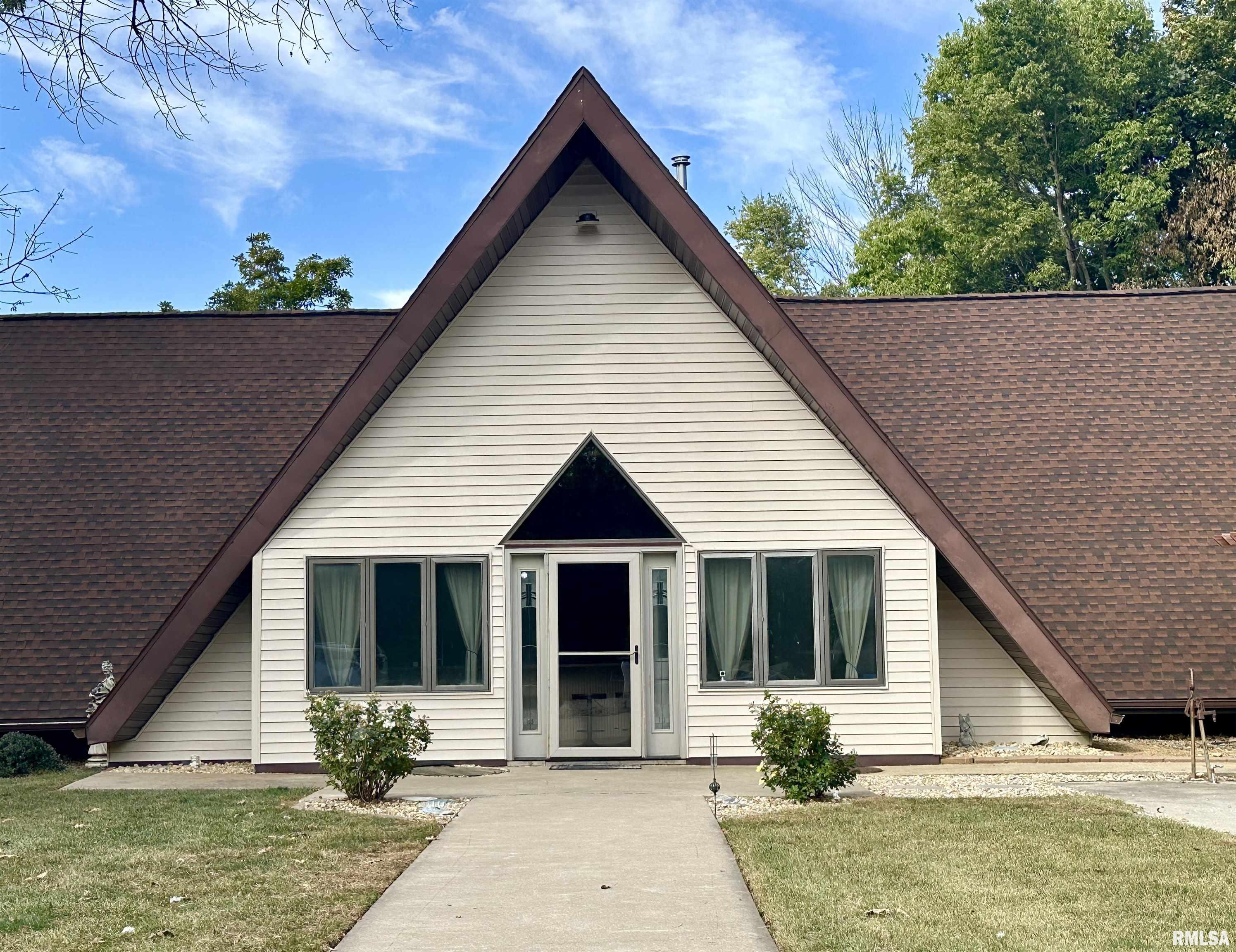 1640 Old Highway 67 Chapin, IL 62628 - Photo 1 of 82