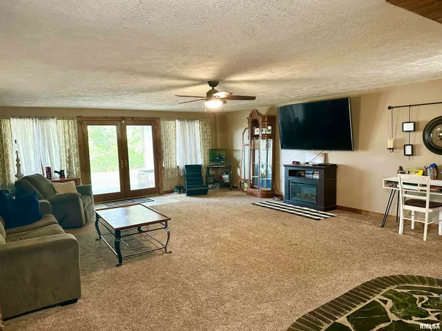 $285,000 | 1640 Old Highway 67, Chapin, IL 62628