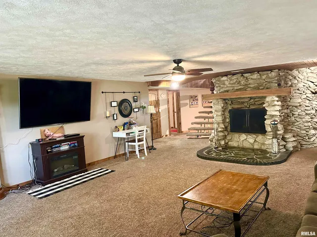 $285,000 | 1640 Old Highway 67, Chapin, IL 62628