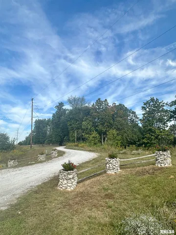 $285,000 | 1640 Old Highway 67, Chapin, IL 62628