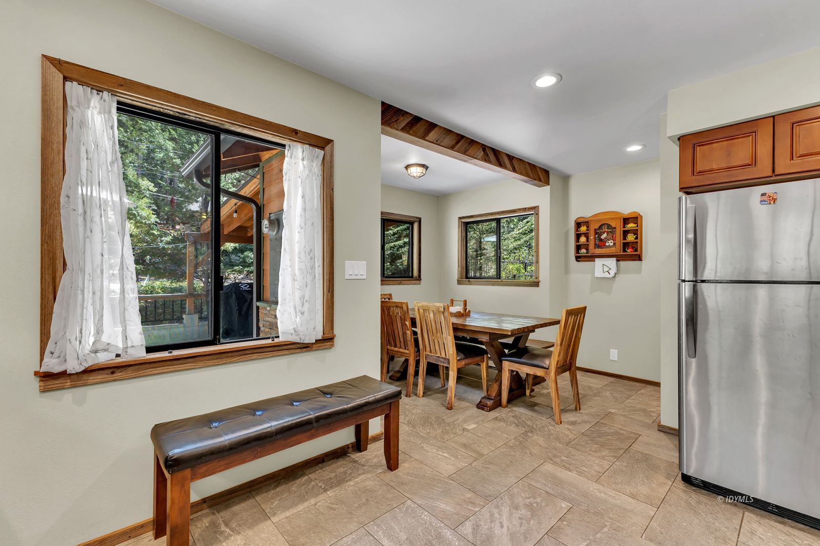 55175 John Muir Road, Unit CALIFO Idyllwild, CA 92549 - Photo 16 of 51 Towards breakfast nook