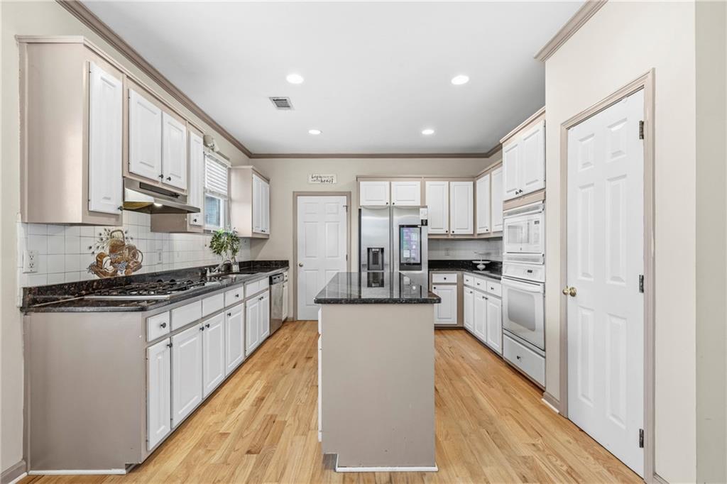 991 Bay Pointe Way Southwest Lilburn, GA 30047 - Photo 13 of 37