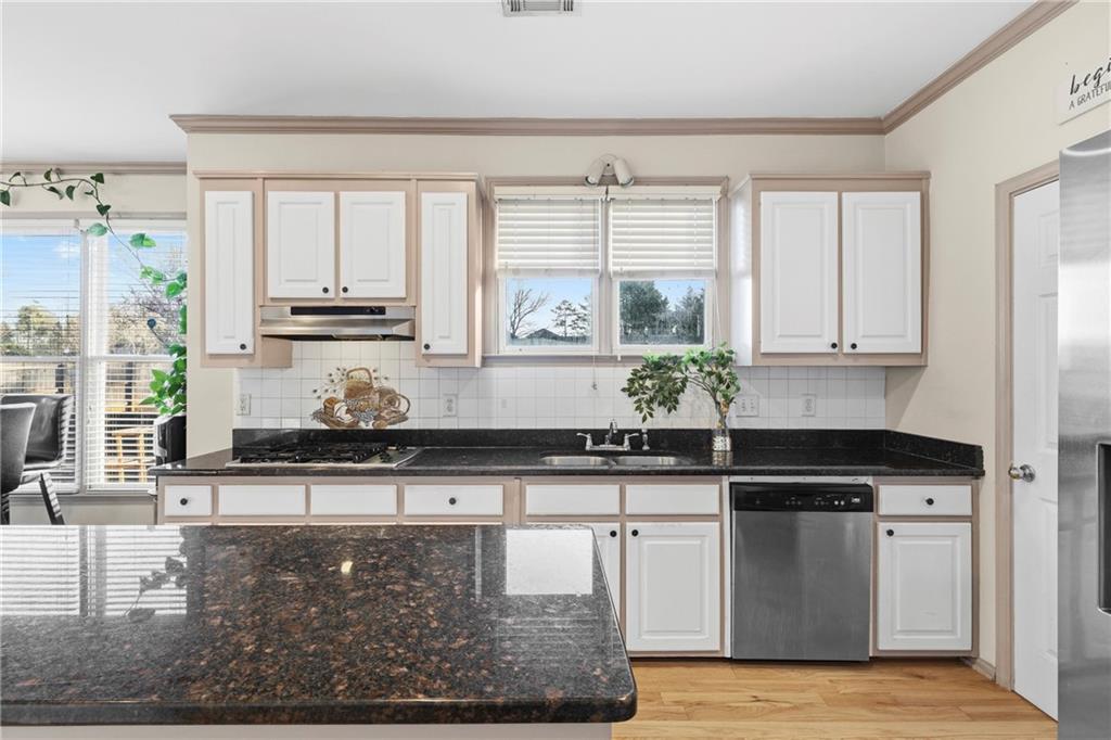 991 Bay Pointe Way Southwest Lilburn, GA 30047 - Photo 15 of 37