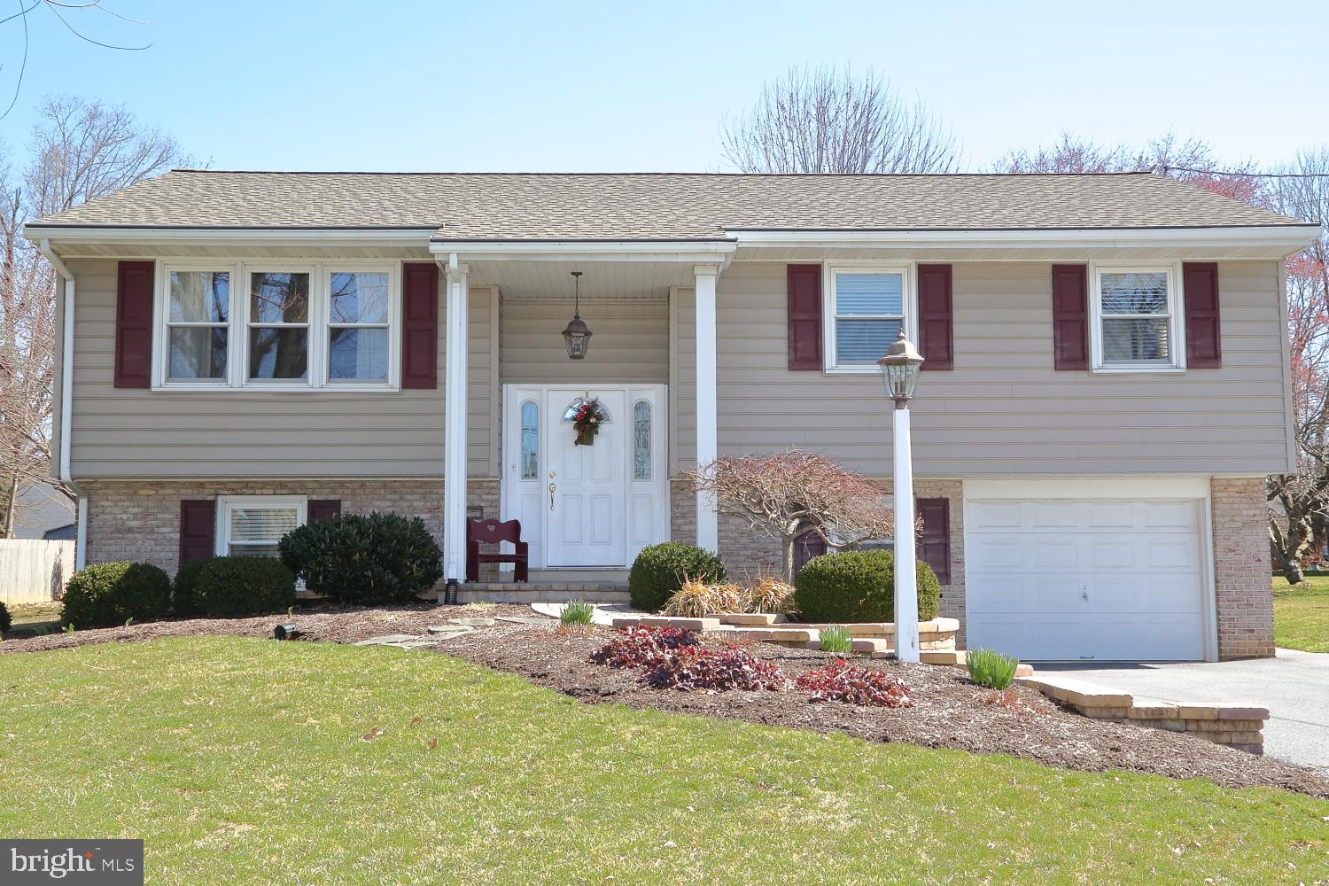 719 Union School Road Mount Joy, PA 17552 - Photo 2 of 6 Gallery Image 2