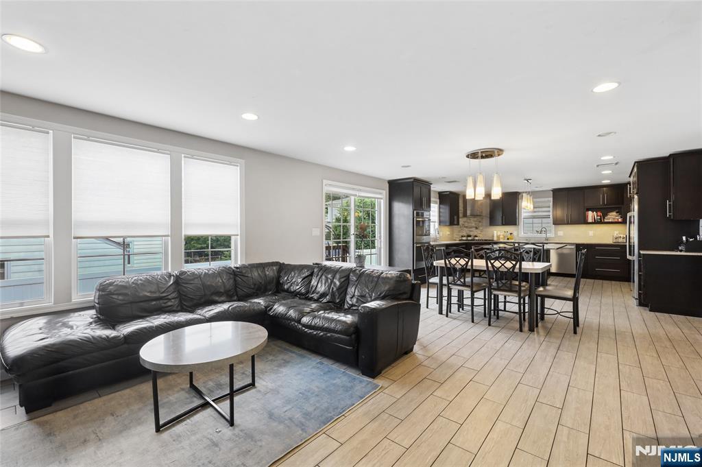 135 Rector Court Bergenfield, NJ 07621 - Photo 27 of 34