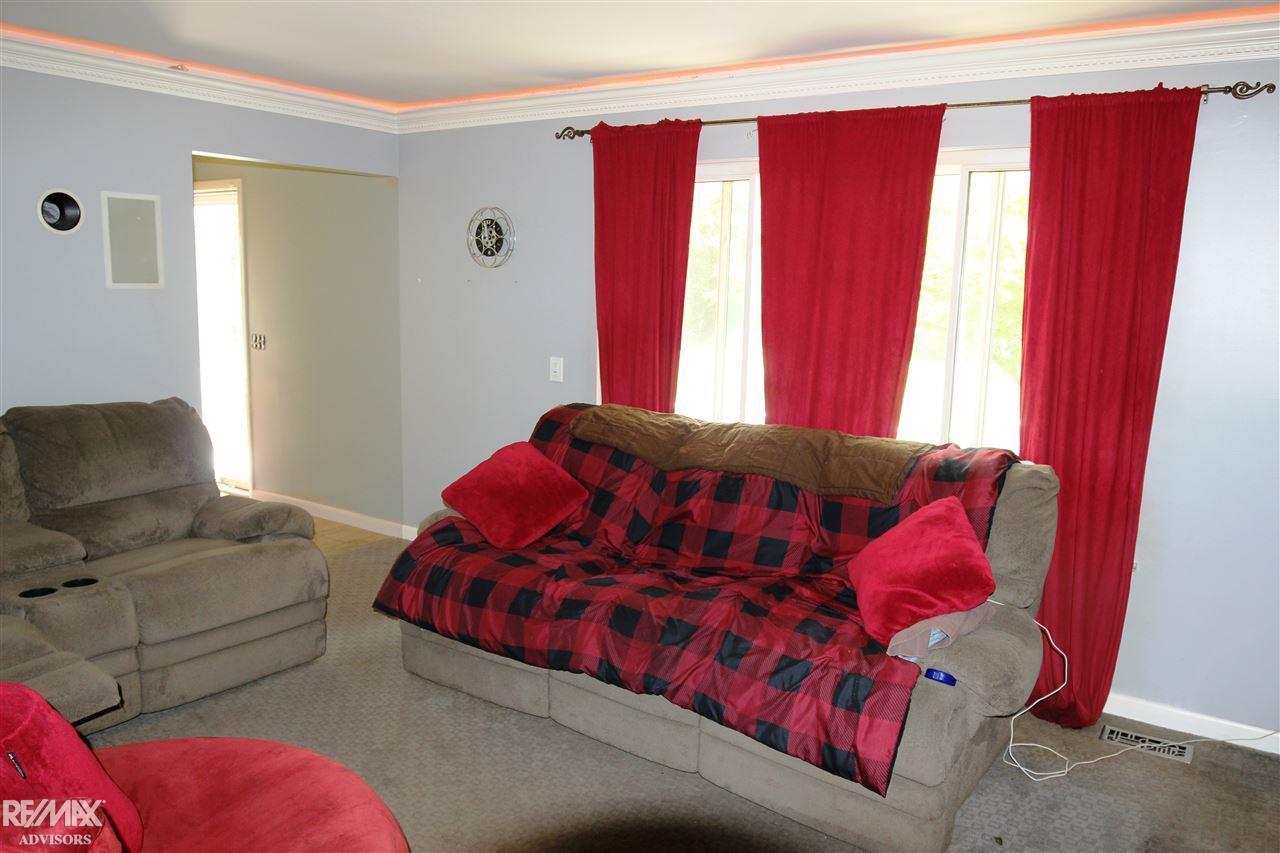 10265 Hadley Road Clarkston, MI 48348 - Photo 3 of 14 31390066-2.JPG