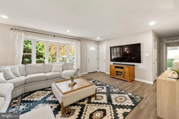 $495,000 | 6818 Groveton Drive, Clinton, MD 20735