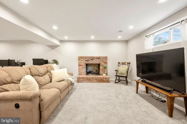 $495,000 | 6818 Groveton Drive, Clinton, MD 20735