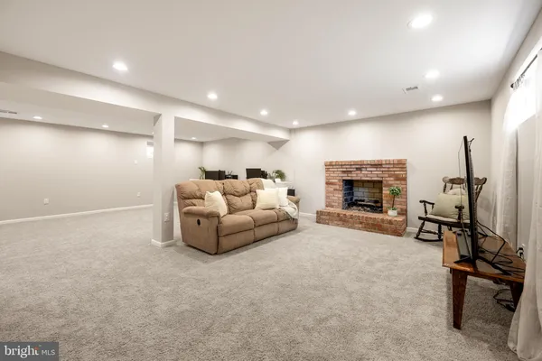 $495,000 | 6818 Groveton Drive, Clinton, MD 20735