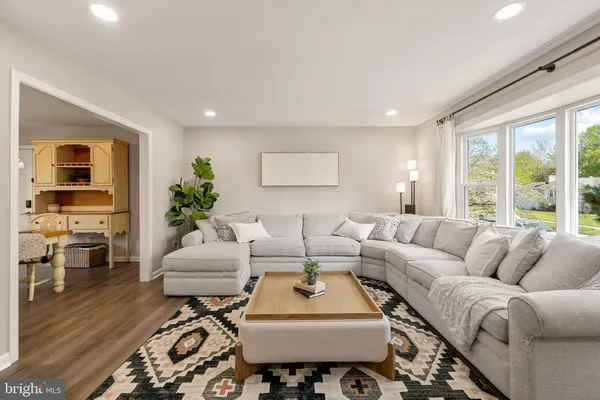 $495,000 | 6818 Groveton Drive, Clinton, MD 20735