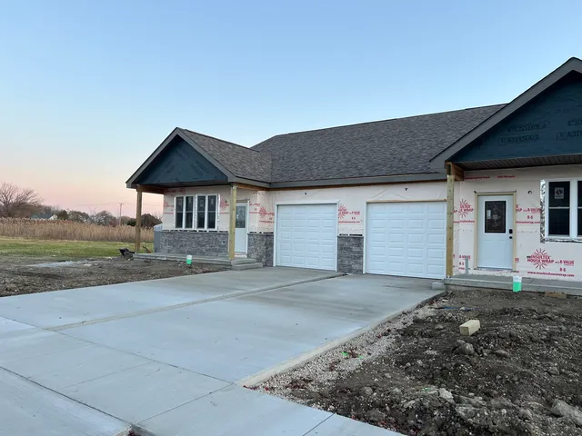 $282,000 | 929 Covey Lane, Coal City, IL 60416