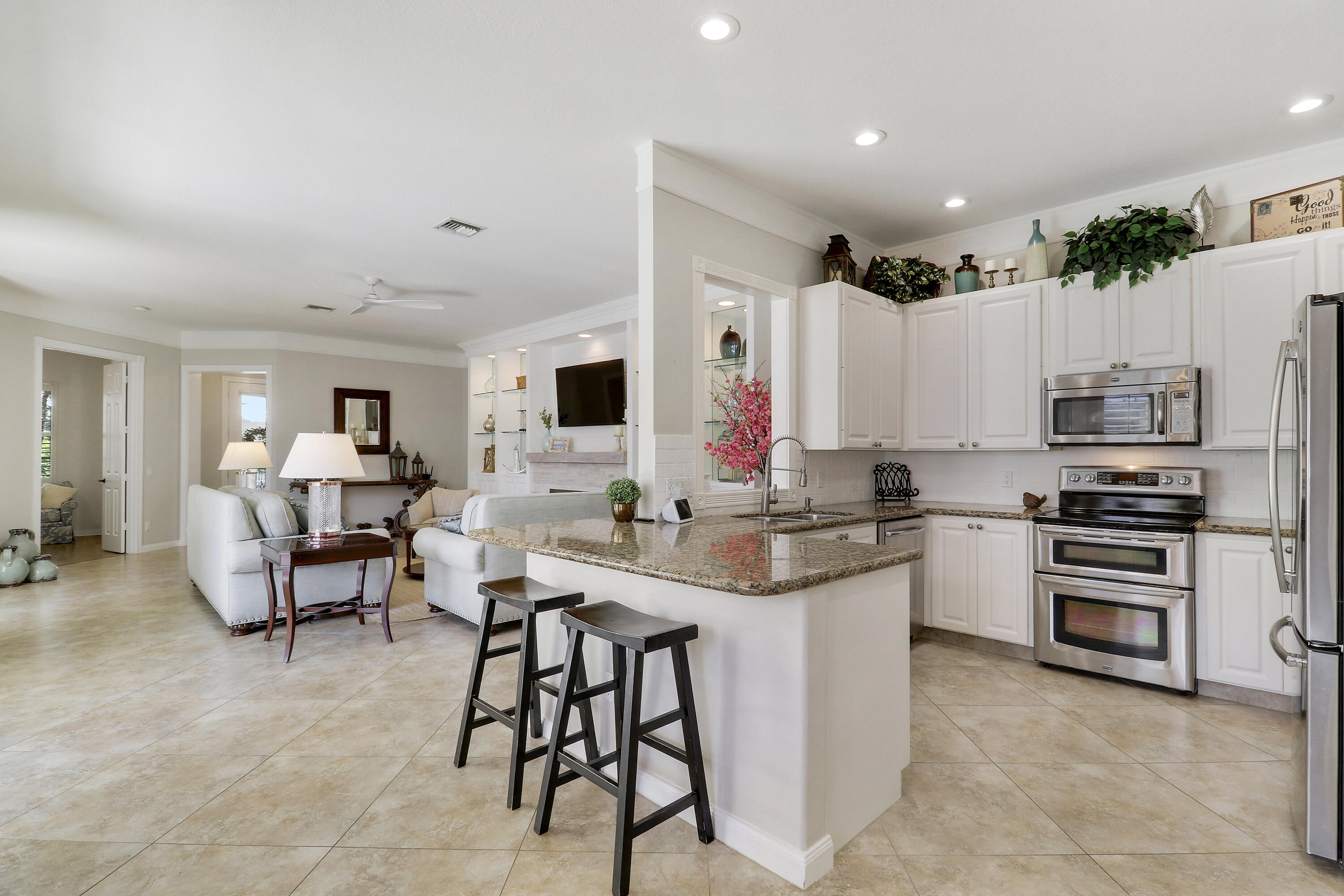 511 Sweet Bay Circle Jupiter, FL 33458 - Photo 12 of 53 Kitchen and Great Room