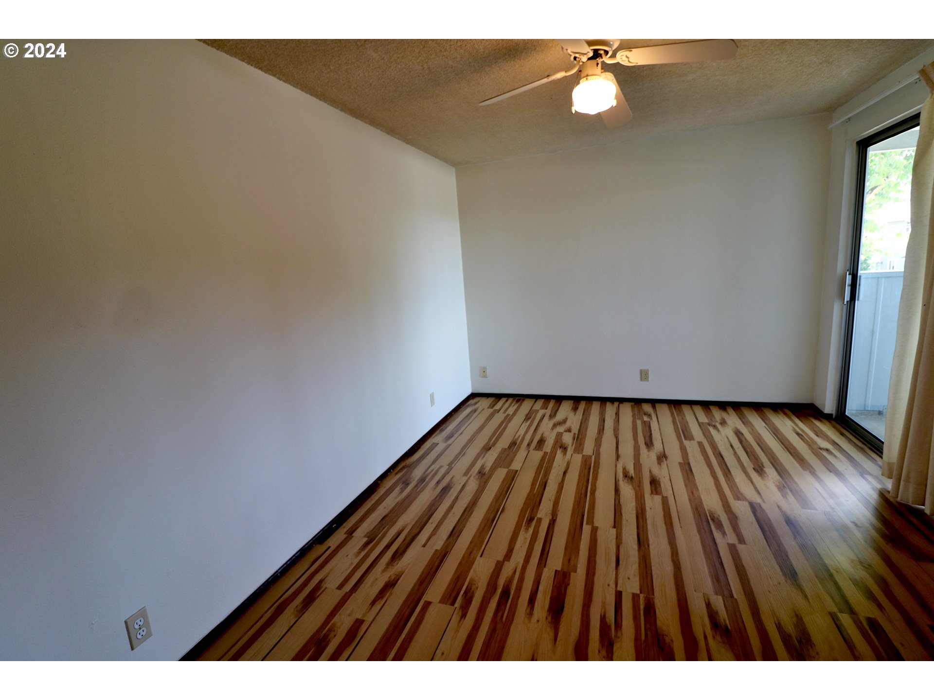 260 54th Street Springfield, OR 97478 - Photo 8 of 9 a view of wooden floor