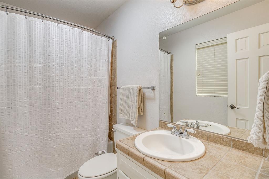 6504 Genoa Road Fort Worth, TX 76116 - Photo 27 of 40 2nd Primary en-suite bathroom