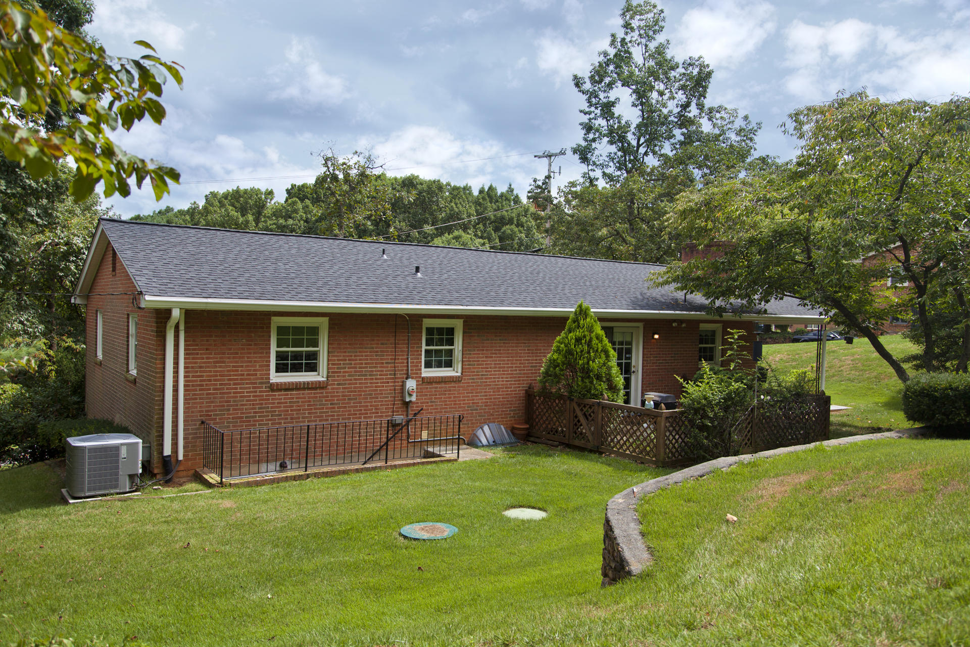 2158 Ruritan Road Roanoke, VA 24012 - Photo 22 of 25 Back