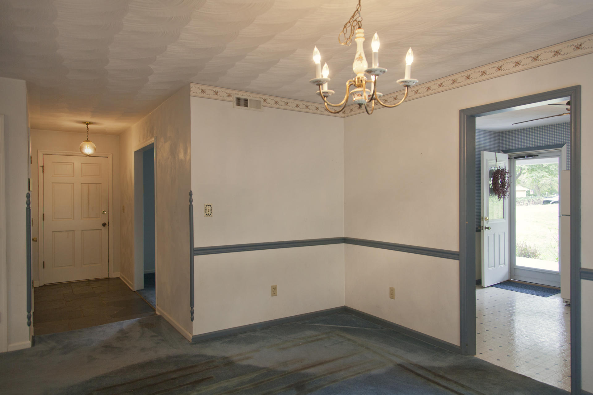 2158 Ruritan Road Roanoke, VA 24012 - Photo 7 of 25 Dining Room