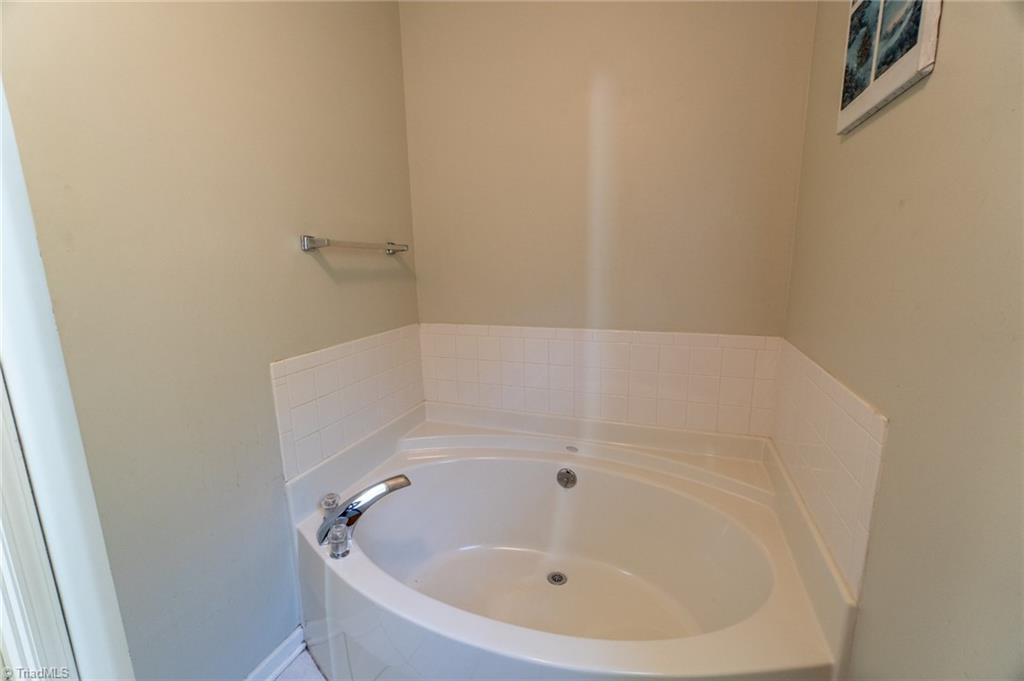 3101 Oak Ridge Road Summerfield, NC 27358 - Photo 14 of 16