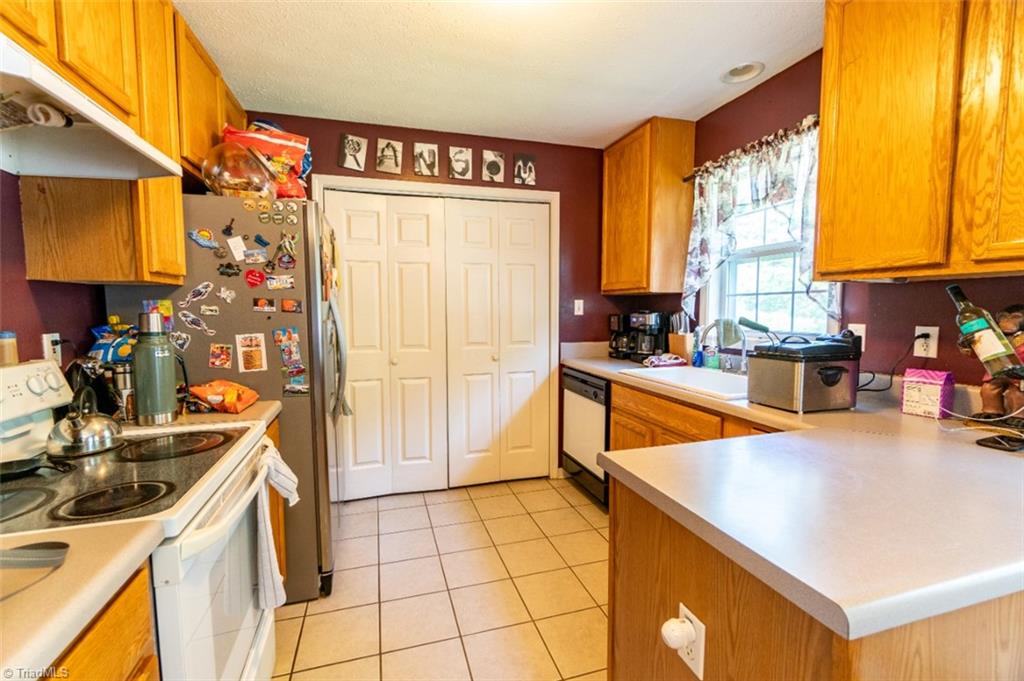 3101 Oak Ridge Road Summerfield, NC 27358 - Photo 4 of 16