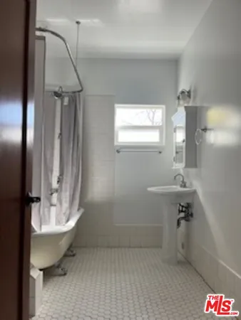 $8,500 | 8302 South Sepulveda Boulevard, Los Angeles, CA 90045