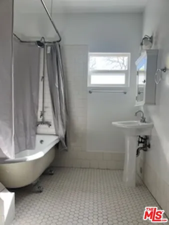 $8,500 | 8302 South Sepulveda Boulevard, Los Angeles, CA 90045