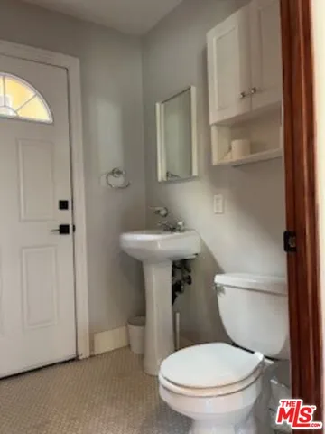 $10,000 | 8302 South Sepulveda Boulevard, Los Angeles, CA 90045