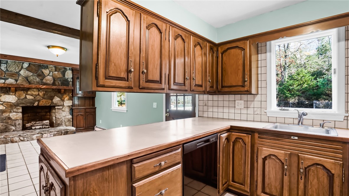 17 Tucker Hollow Road Scituate, RI 02857 - Photo 12 of 48