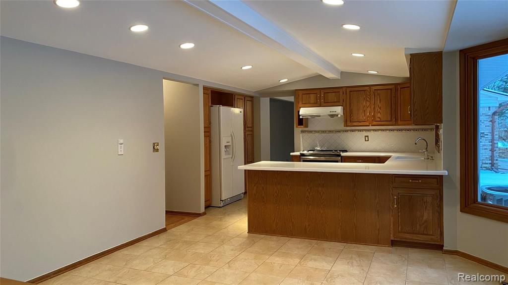 3099 Baypoint Drive Rochester, MI 48309 - Photo 6 of 32