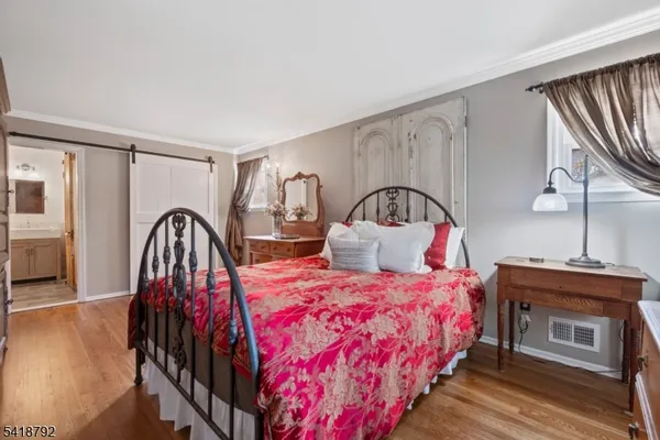 $899,999 | 423 Windmill Way, Somerville, NJ 08876