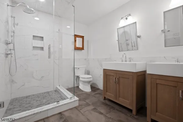 $899,999 | 423 Windmill Way, Somerville, NJ 08876