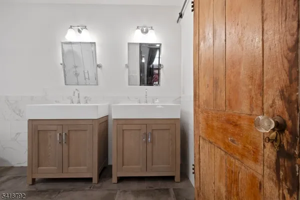 $899,999 | 423 Windmill Way, Somerville, NJ 08876