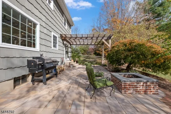 $899,999 | 423 Windmill Way, Somerville, NJ 08876