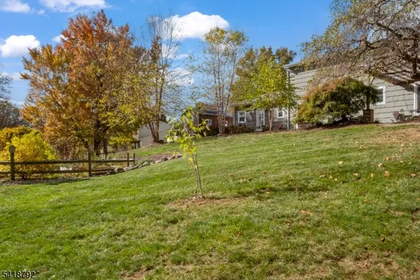 $899,999 | 423 Windmill Way, Somerville, NJ 08876