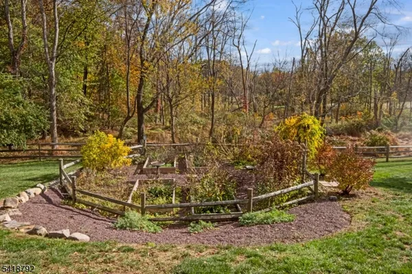 $899,999 | 423 Windmill Way, Somerville, NJ 08876