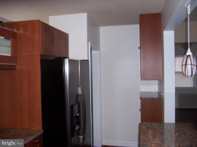 922 North Hill Road Baltimore, MD 21218 - Photo 6 of 14 a close view of cabinet
