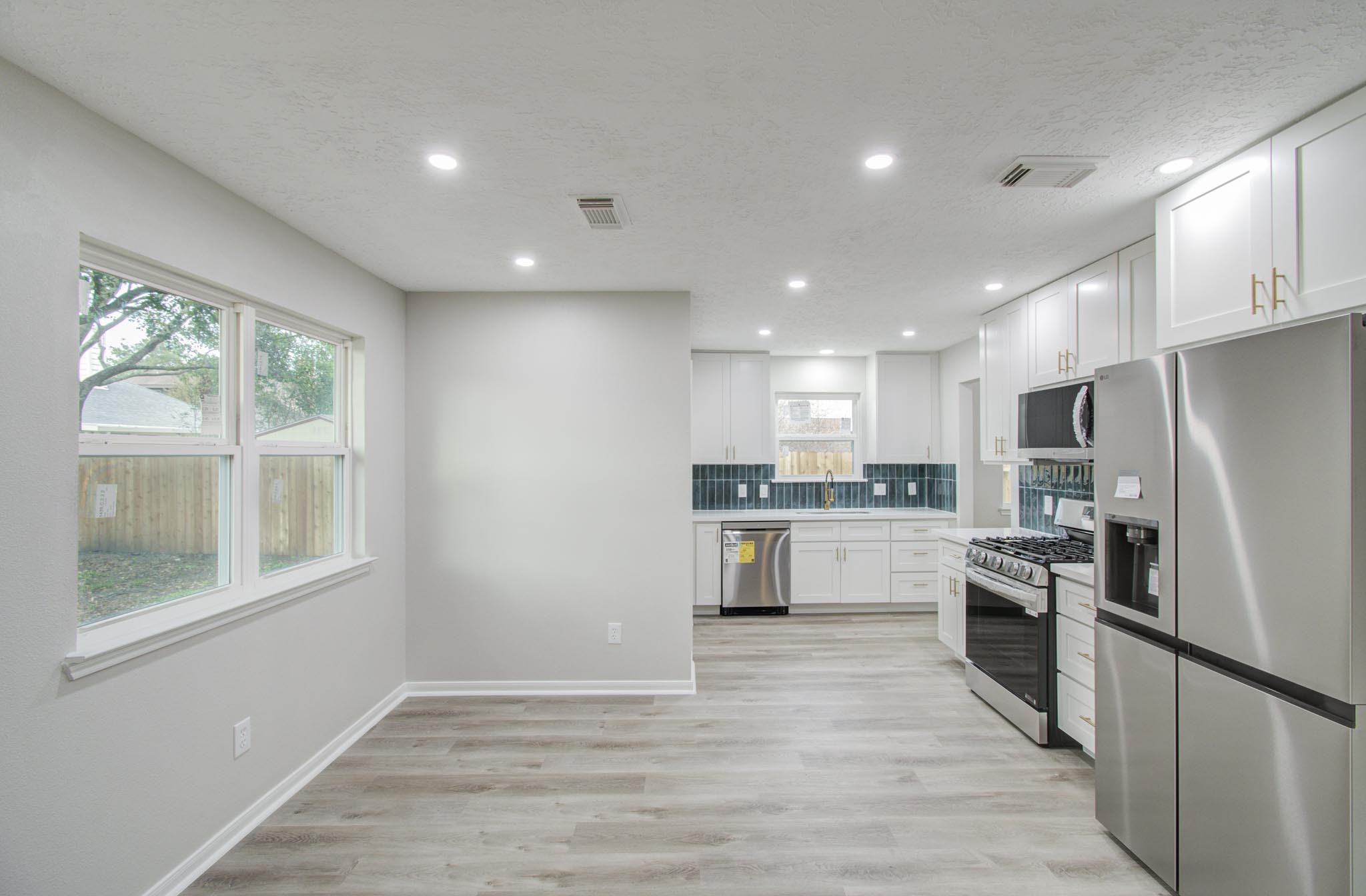 2110 Westminister Road Pearland, TX 77581 - Photo 3 of 41