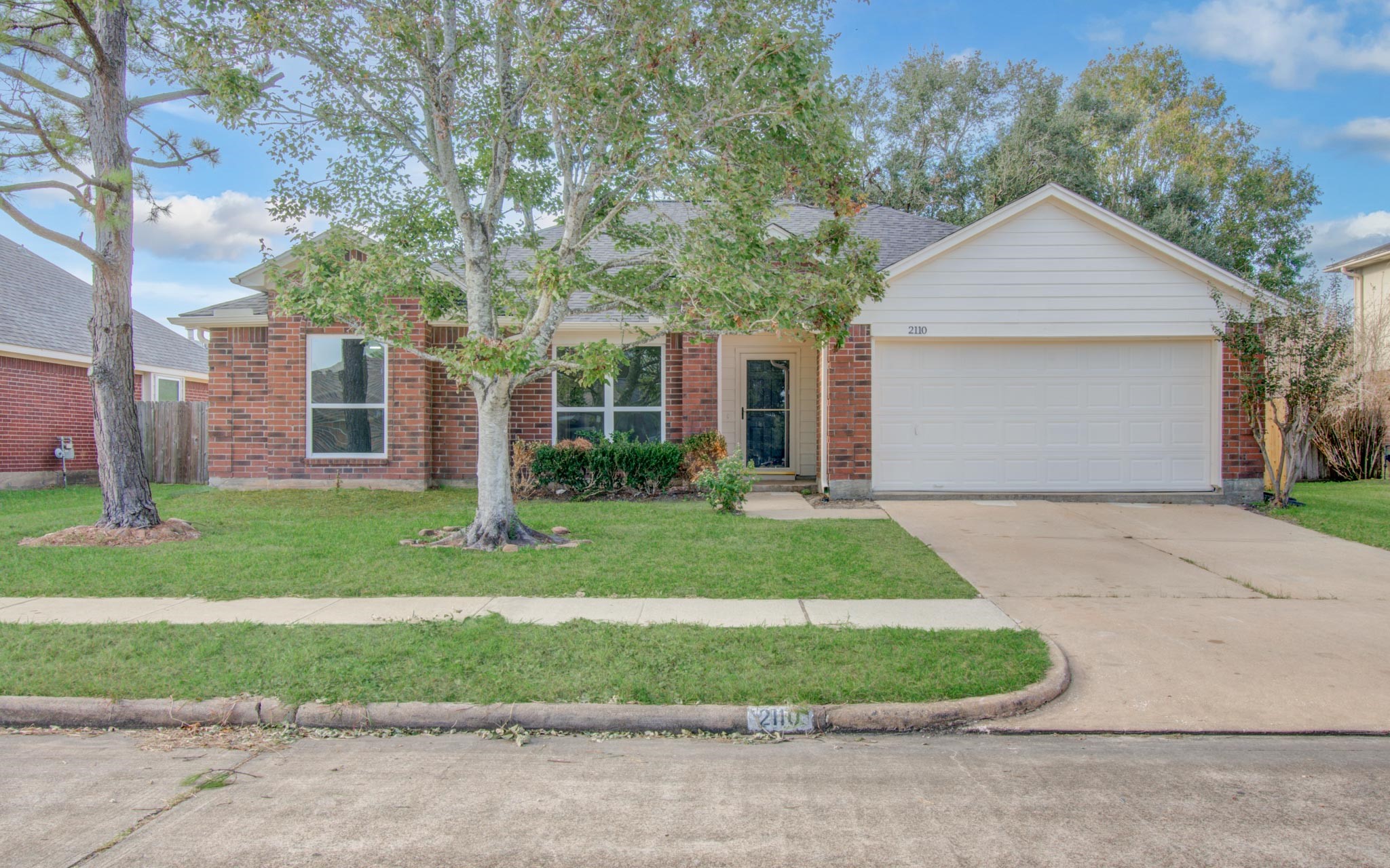 2110 Westminister Road Pearland, TX 77581 - Photo 4 of 41